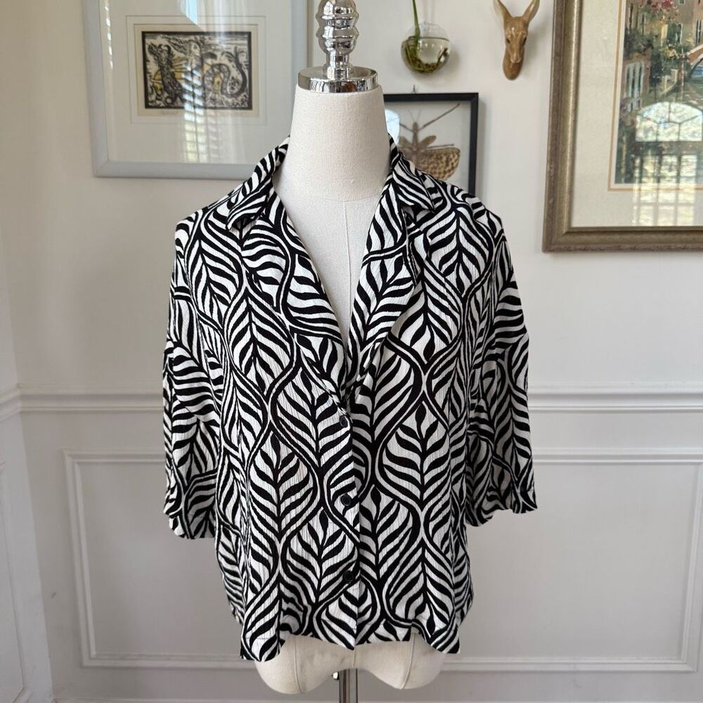 NWT H&M Oversized Cropped Resort Shirt Black White S